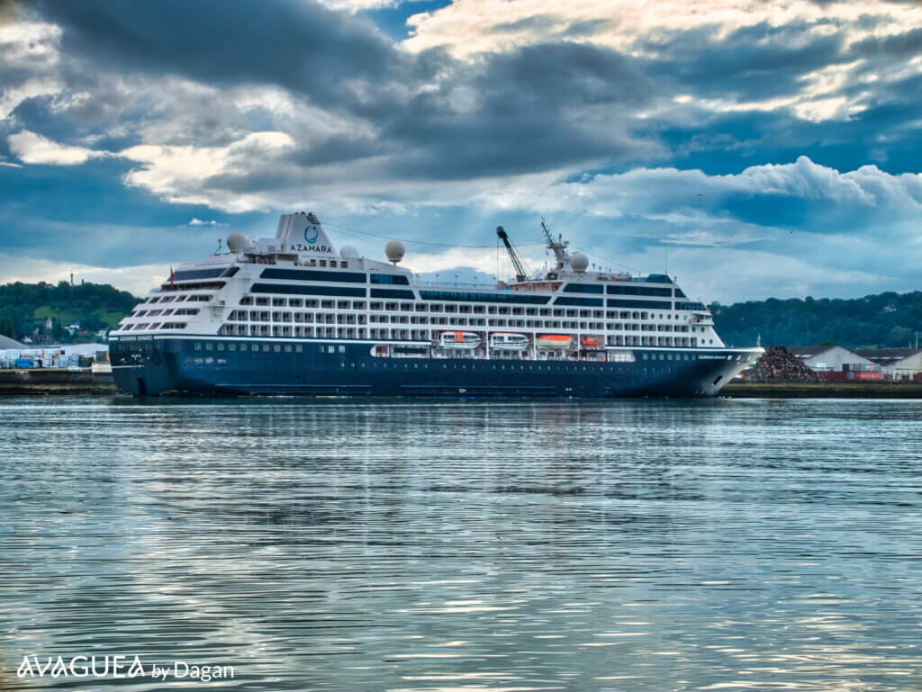 L'Azamara Onward à Honfleur